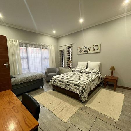 Douwe Cottages Pretoria-Noord エクステリア 写真
